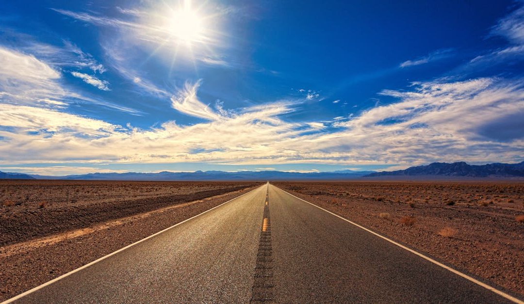 découvrez les plus belles routes du monde et planifiez votre prochain road trip à travers des paysages époustouflants.